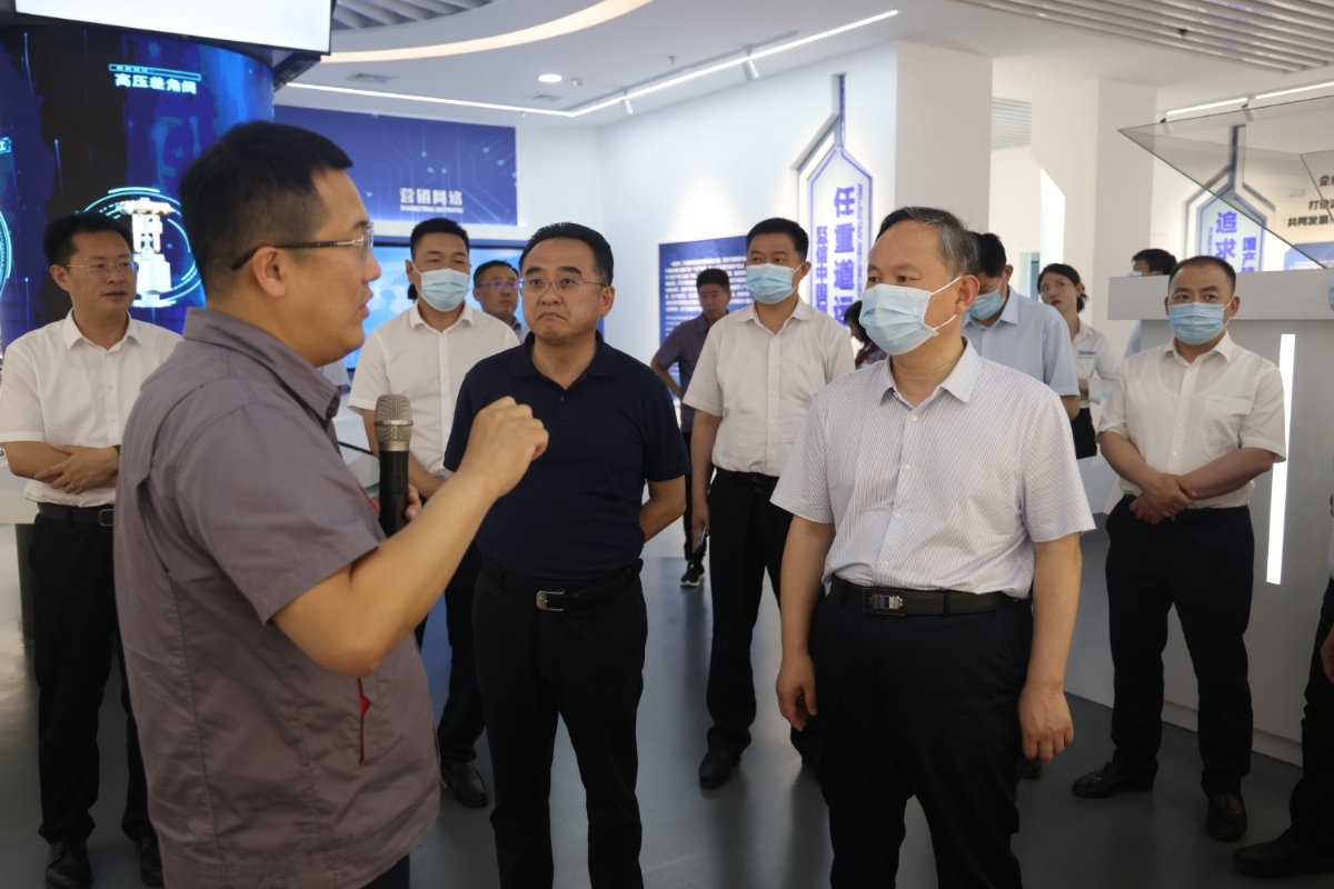 刘培国到精密制造产业园参观调研