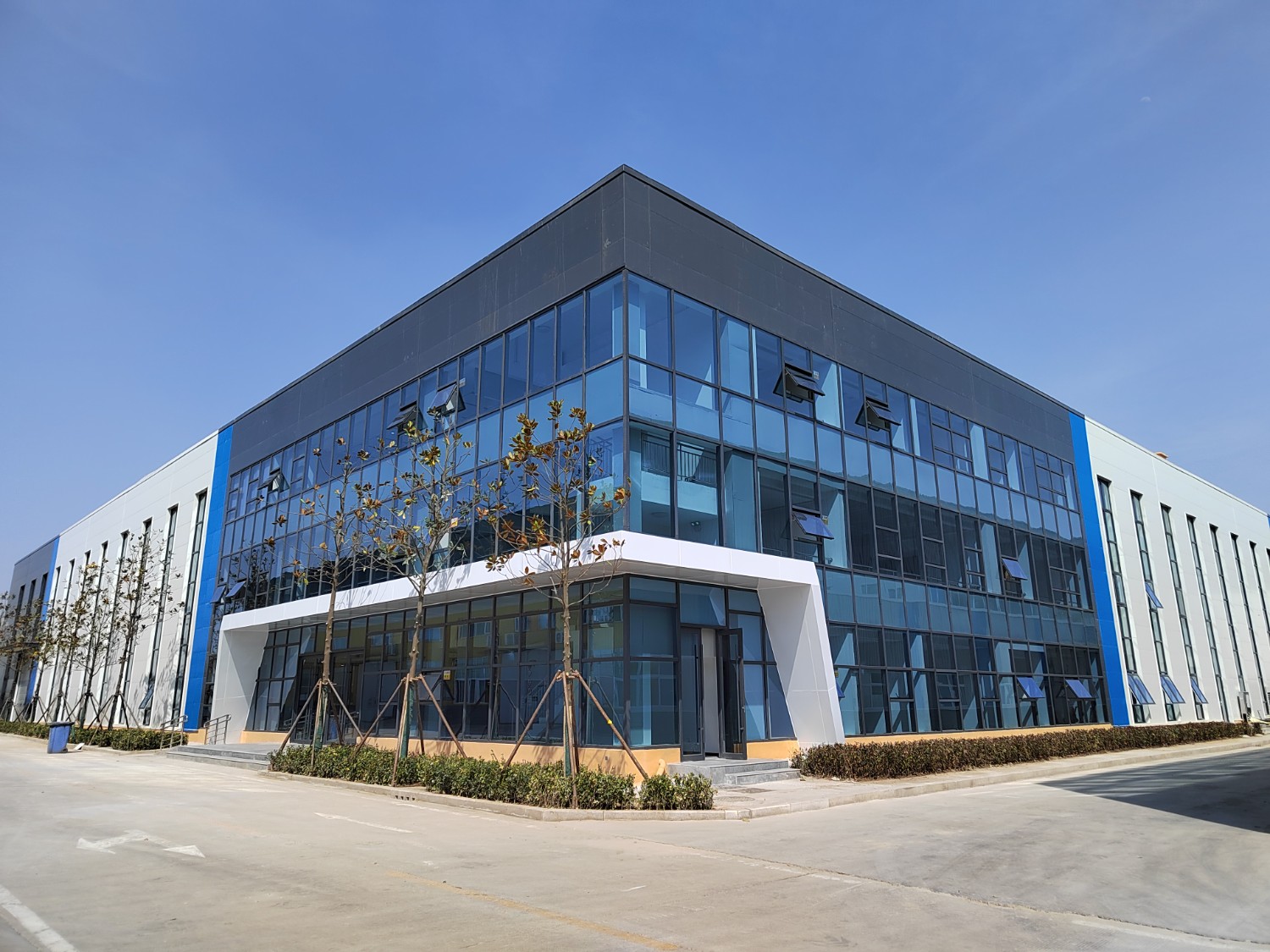 喜讯丨精密制造产业园两项工程完美收官，图为二期项目c车间（拍摄者：刘从政） (1)