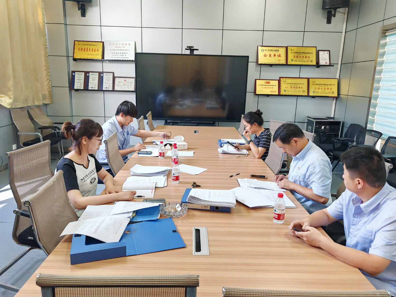 599e453216e42dc83f6a38e00d240b8