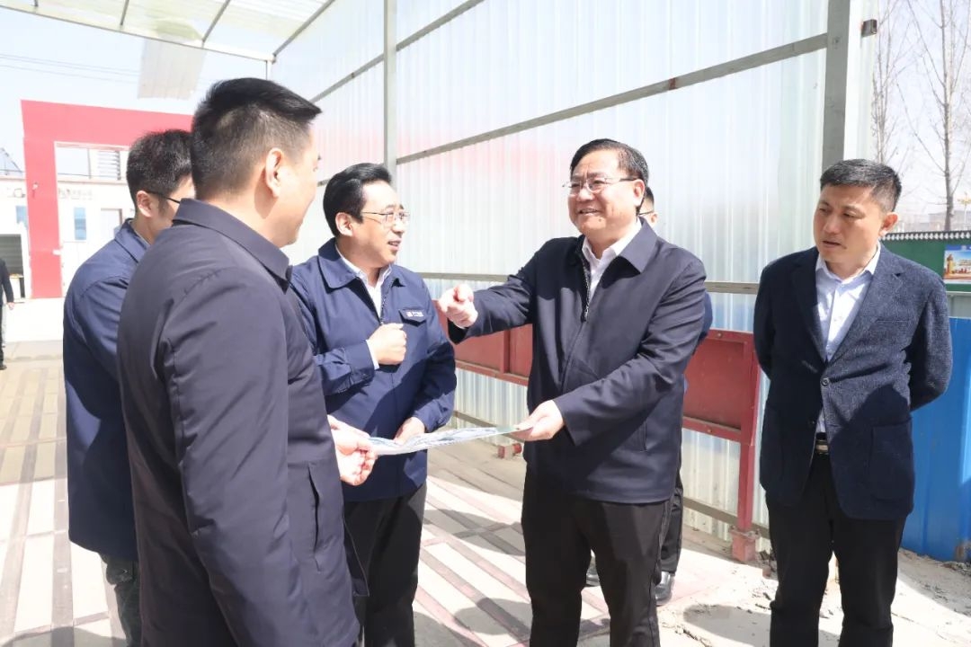 远义彬到产业园调研指导工作