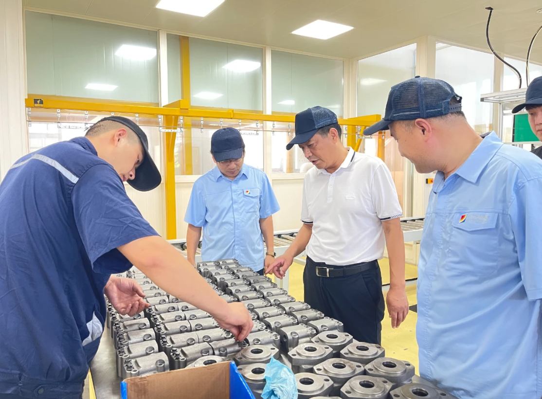 张广宇到信发液压检查指导工作