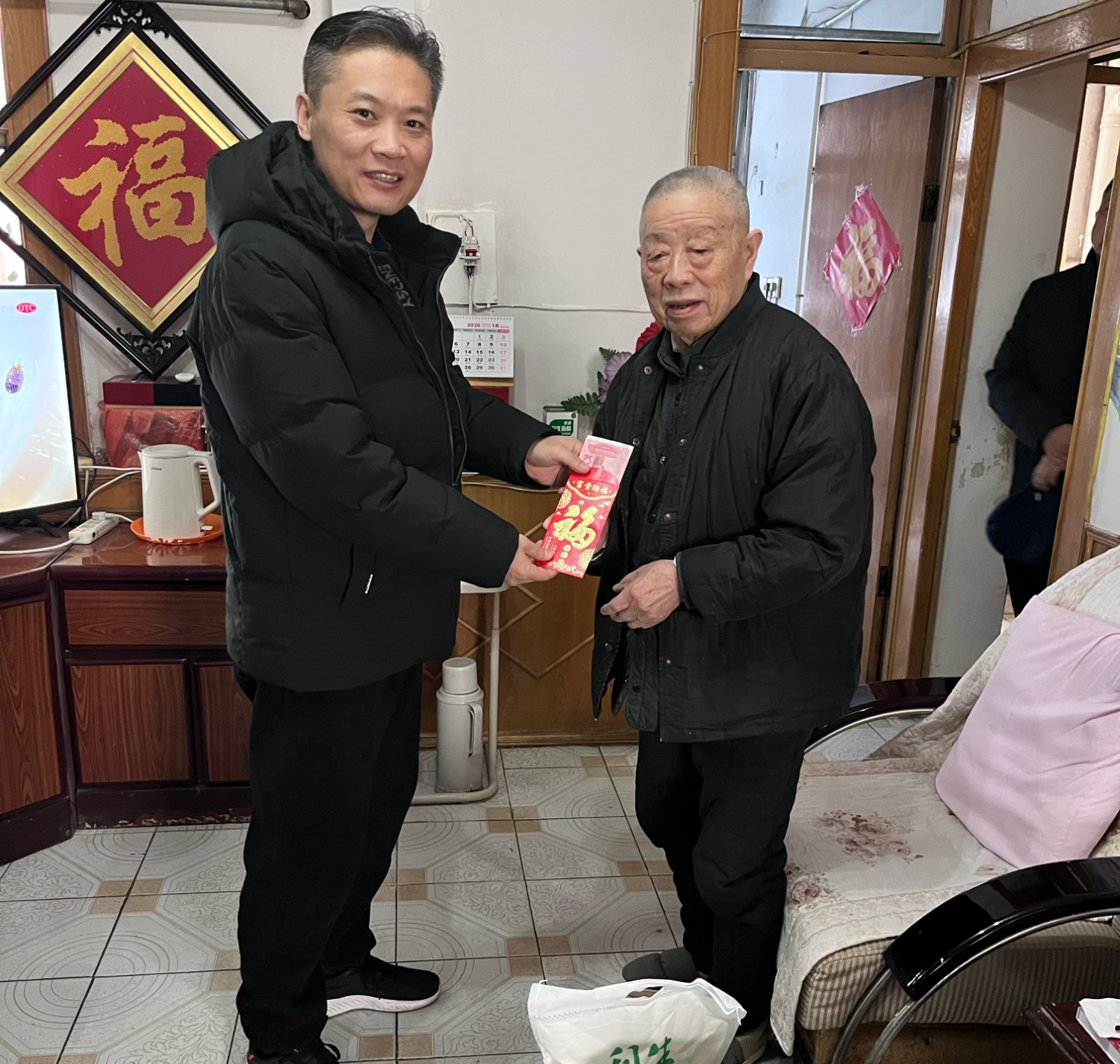 0201情暖新春 爱润万家——盛源公司开展2026年春节走访慰问活动